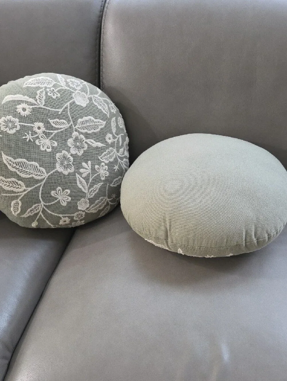 Round Floral Throw Pillow Set in Sage Green